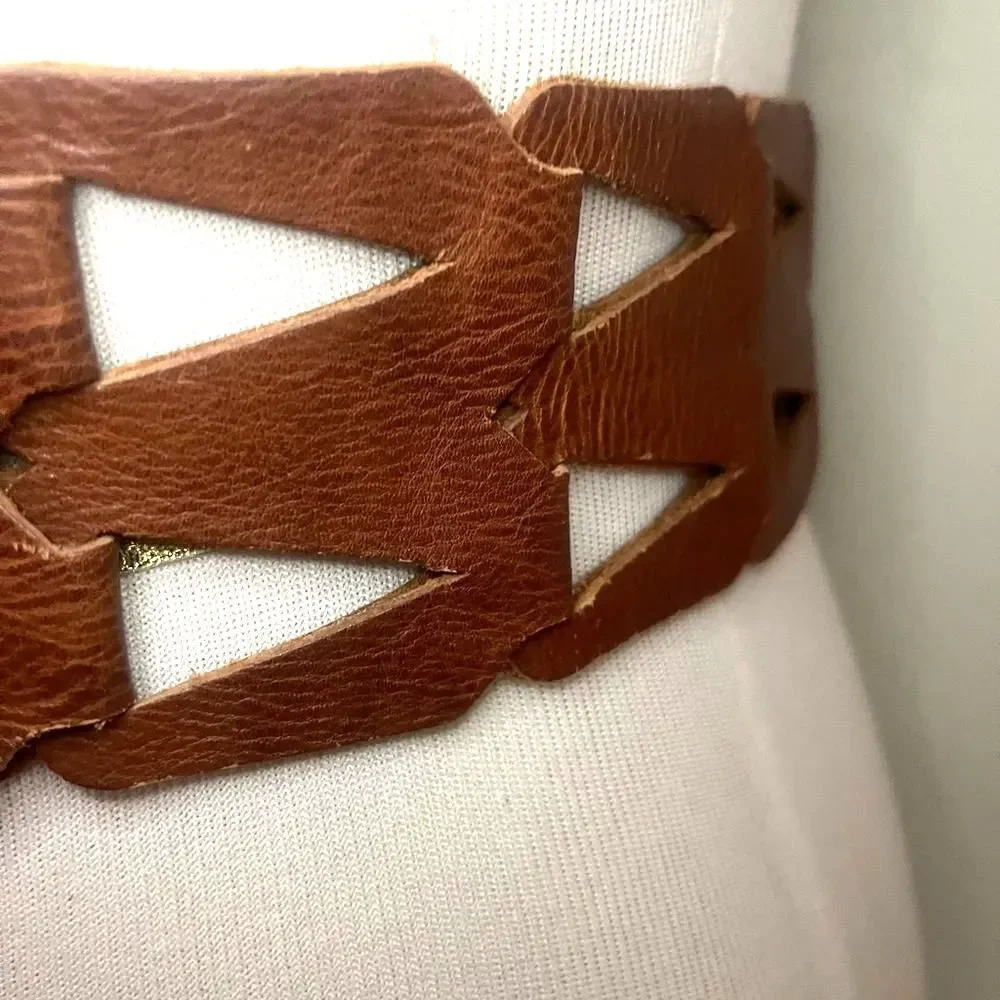 Beautiful Brown Leather Belt w/Silver Hardware Sz: S - Picture 7 of 9